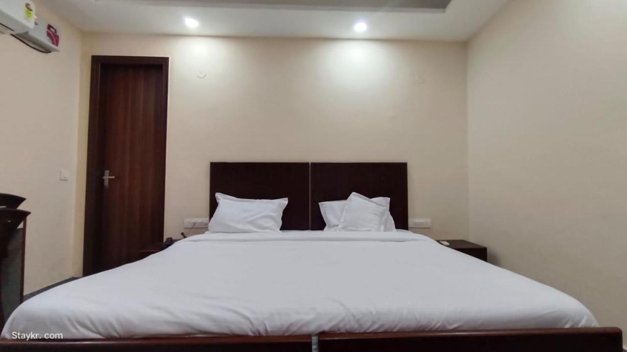 Hotel Wedlock Premium Gurgaon Exterior foto