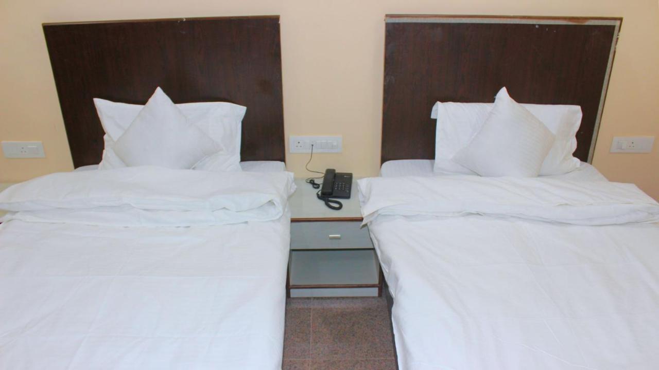 Hotel Wedlock Premium Gurgaon Exterior foto
